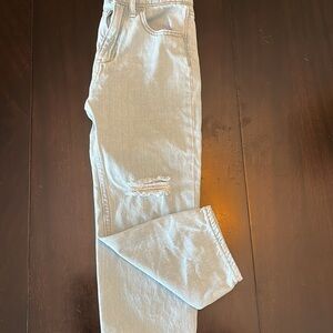 Old Navy Girl’s light blue, size 8 high rise slouchy straight jeans.